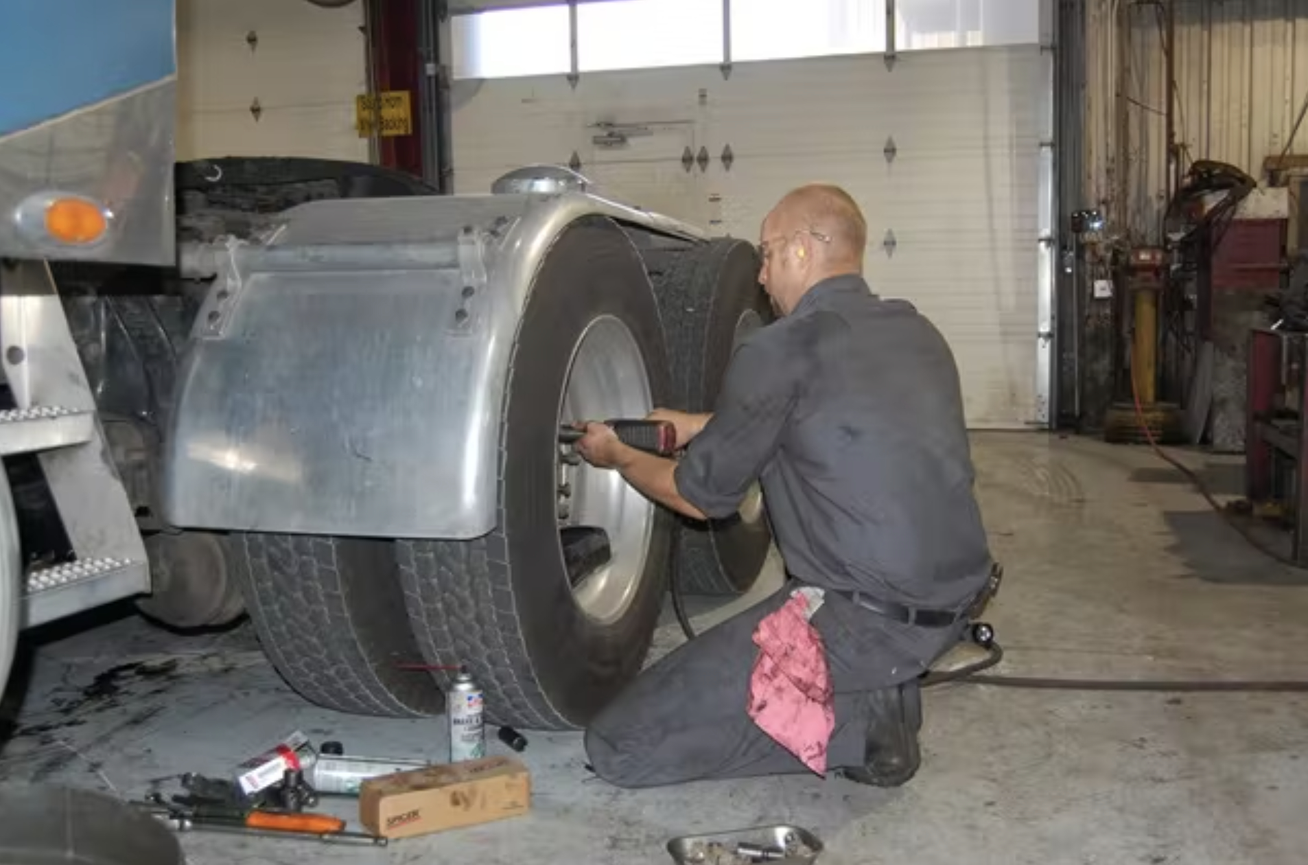 Salem-emergency-roadside-truck-repair